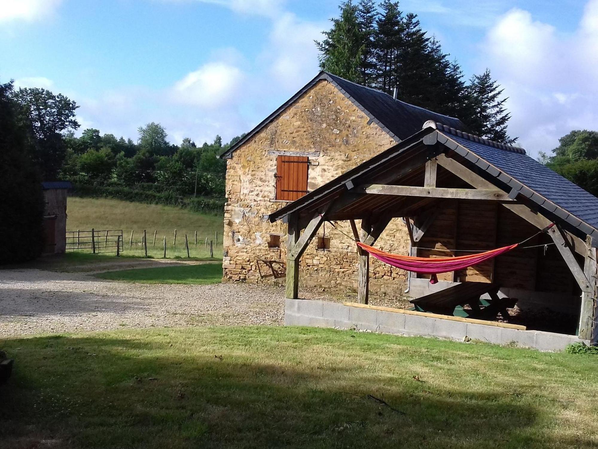 Gite De Charme Renove Avec Cheminee, Terrasse Et Proche Randonnees - Capacite 13 Pers. - Fr-1-410-179 Saint-Léonard-des-Bois エクステリア 写真